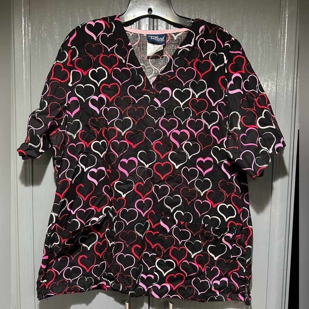 Tafford Pink and Gray Heart Scrub Top Large